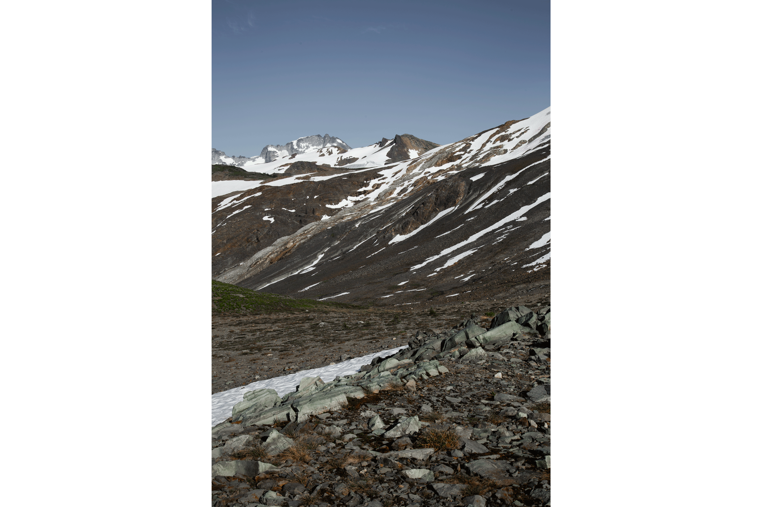 Schnee und Berge in Kanada, British Columbia.